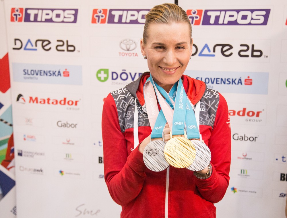 Slovenská biatlonistka Anastasia Kuzminová po návrate zo ZOH 2018 v juhokórejskom Pjongčangu, kde získala jednu zlatú a dve strieborné medaily