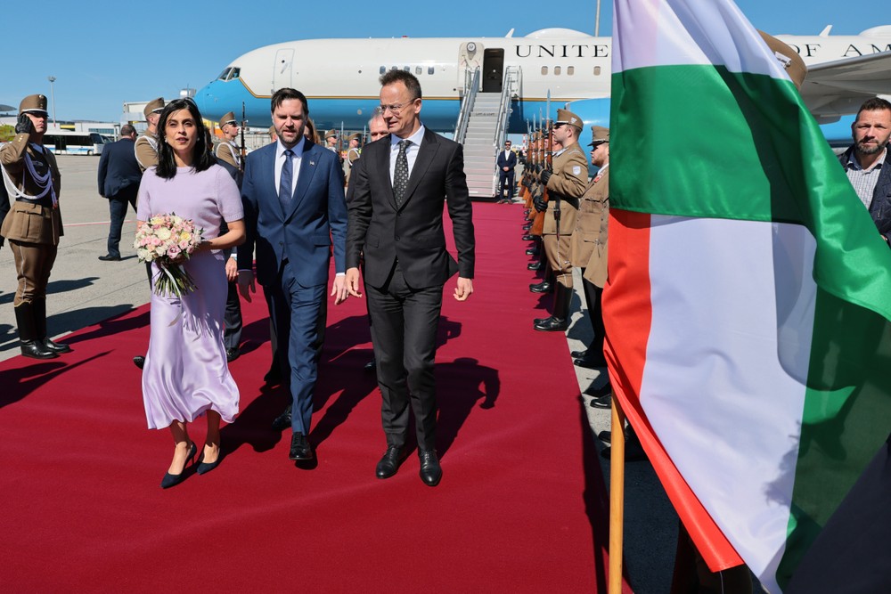 Viceprezident USA Vance odcestoval do Maďarska podporiť pred voľbami Orbána