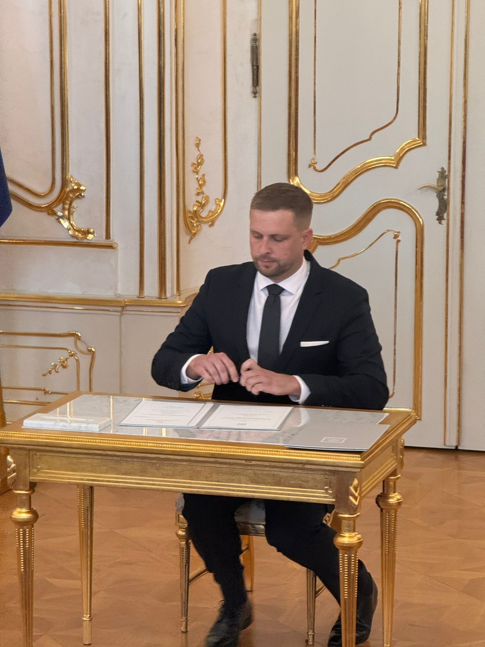 Prezident prijal demisiu Dolinkovej. Vo funkcii ju nahradí Šaško