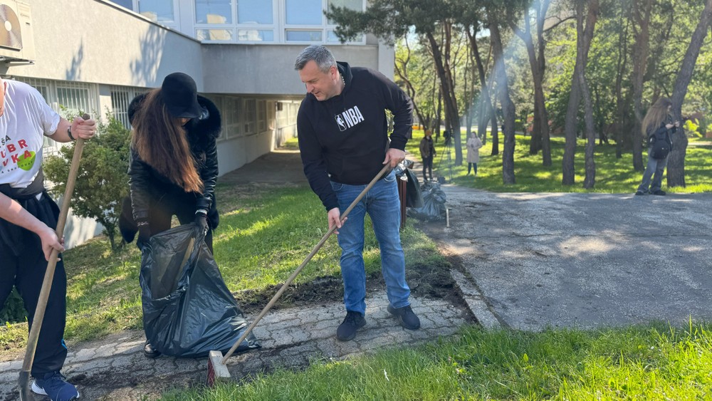 Upratovanie Dúbravky s Andrejom Dankom