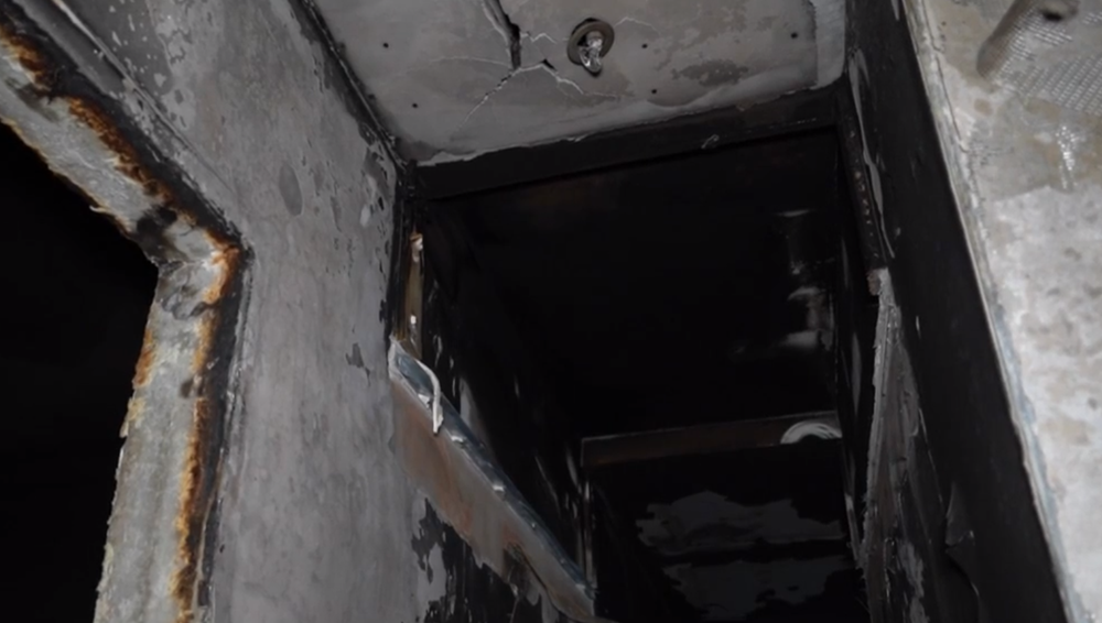 Hrozivý požiar v Košiciach: Rodinám ostali vydymené a zatopené byty 