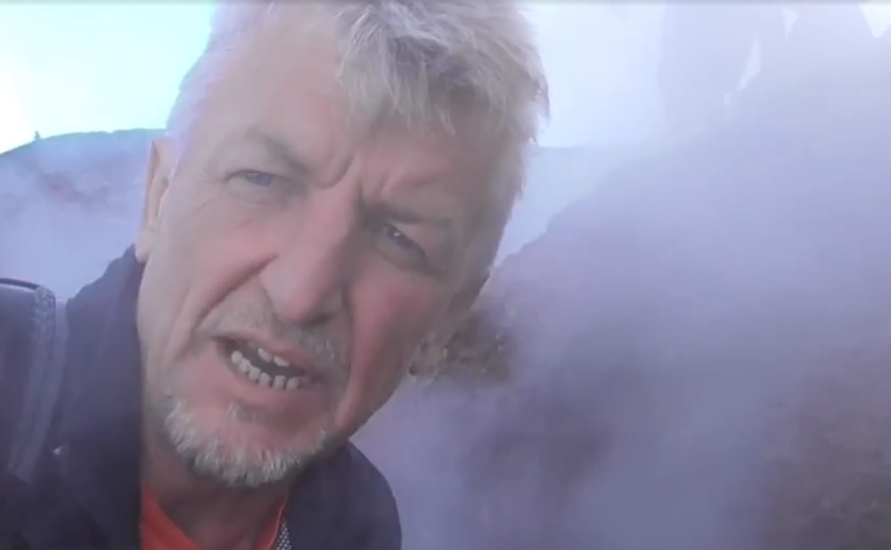 Redaktor TV JOJ vystúpil na dymiacu Etnu