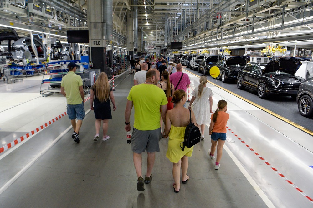 5_03062023_dod_vw963723