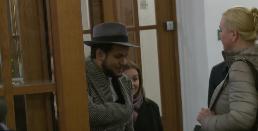 dominik feri pred súdom