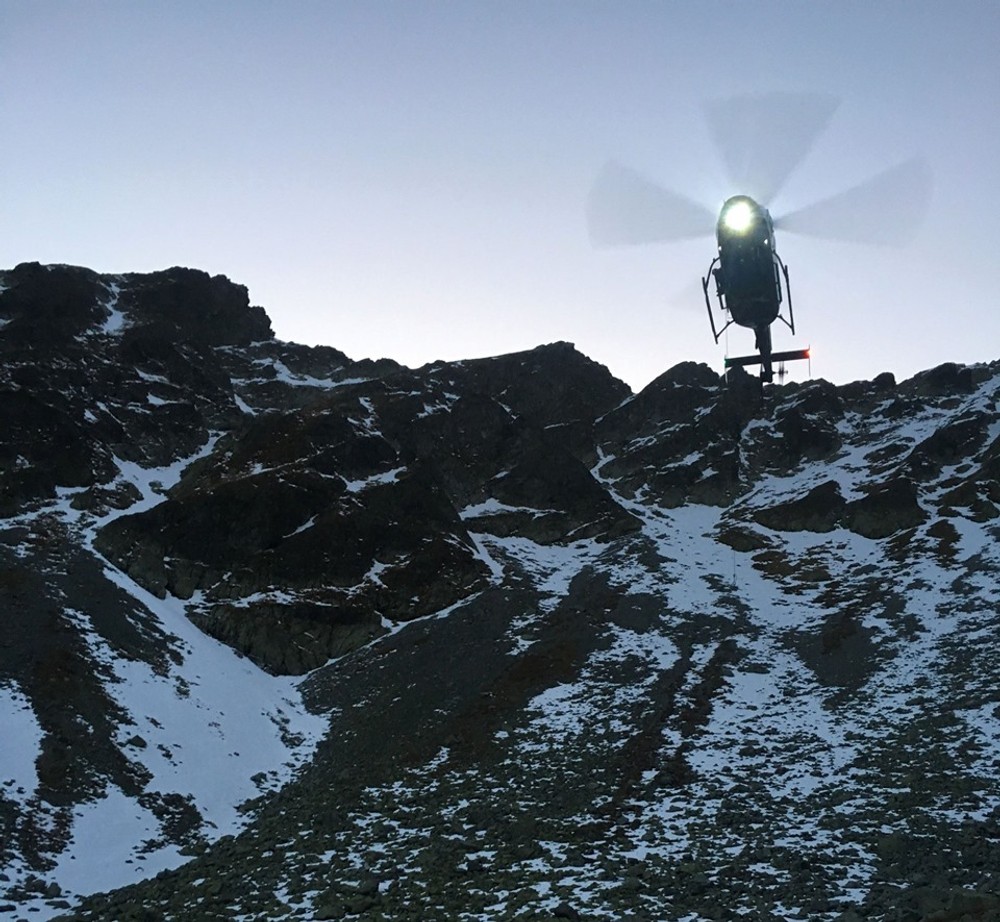 V Tatrách zasahovali leteckí záchranári. Pád turistov sa skončil tragicky