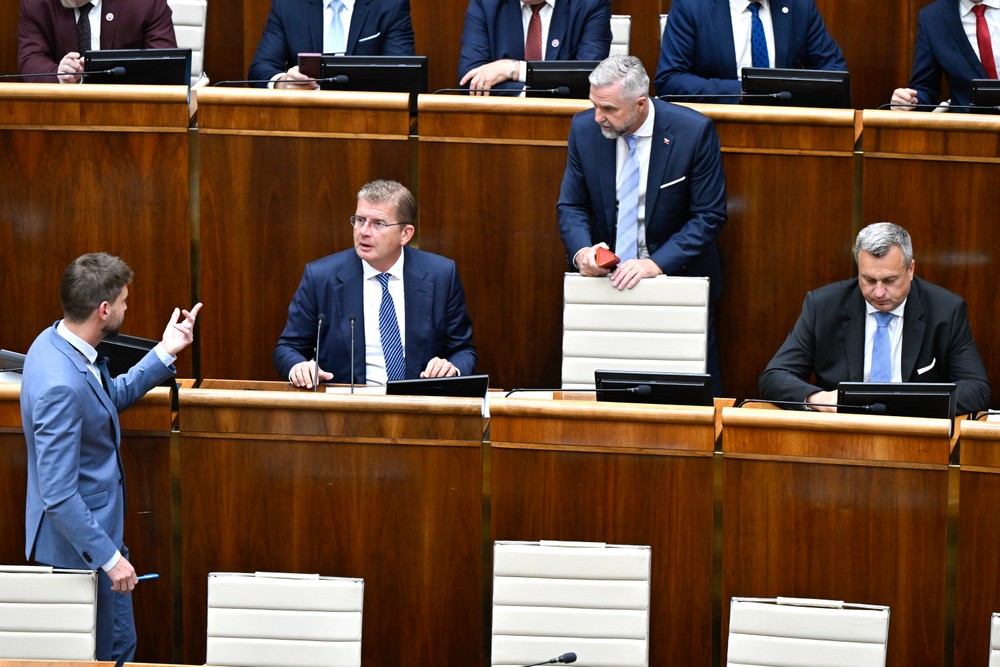 Odvolávanie Michala Šimečku z postu podpredsedu parlamentu