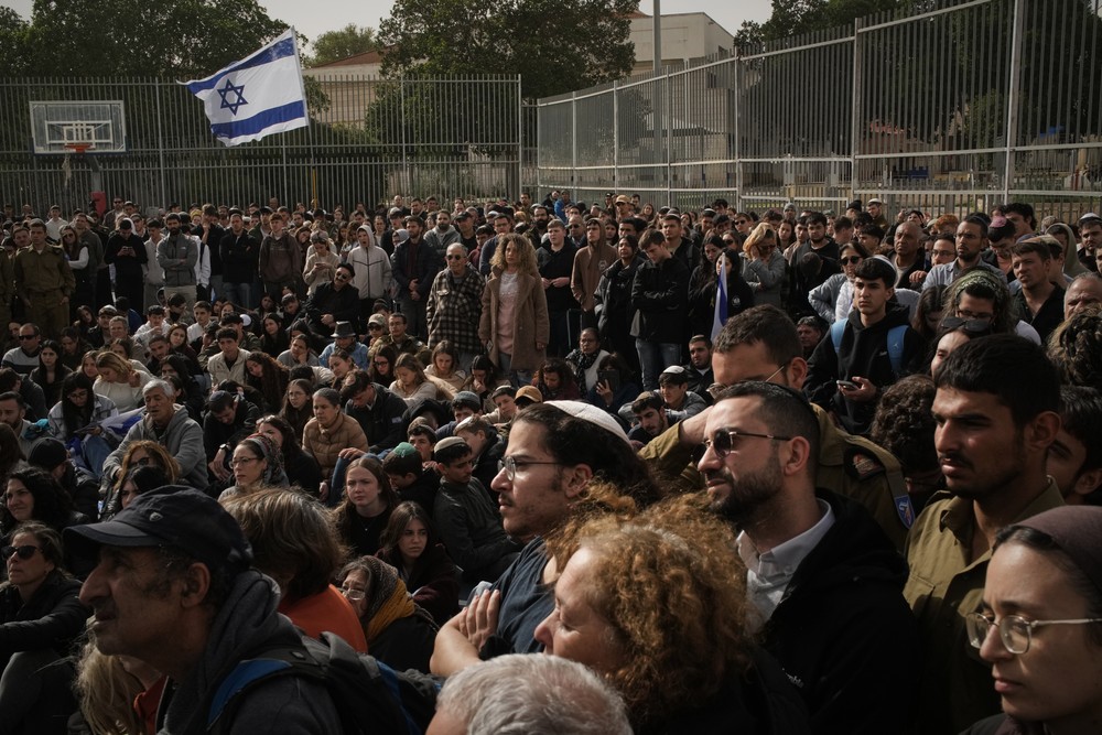 Israel_Palestinians021158