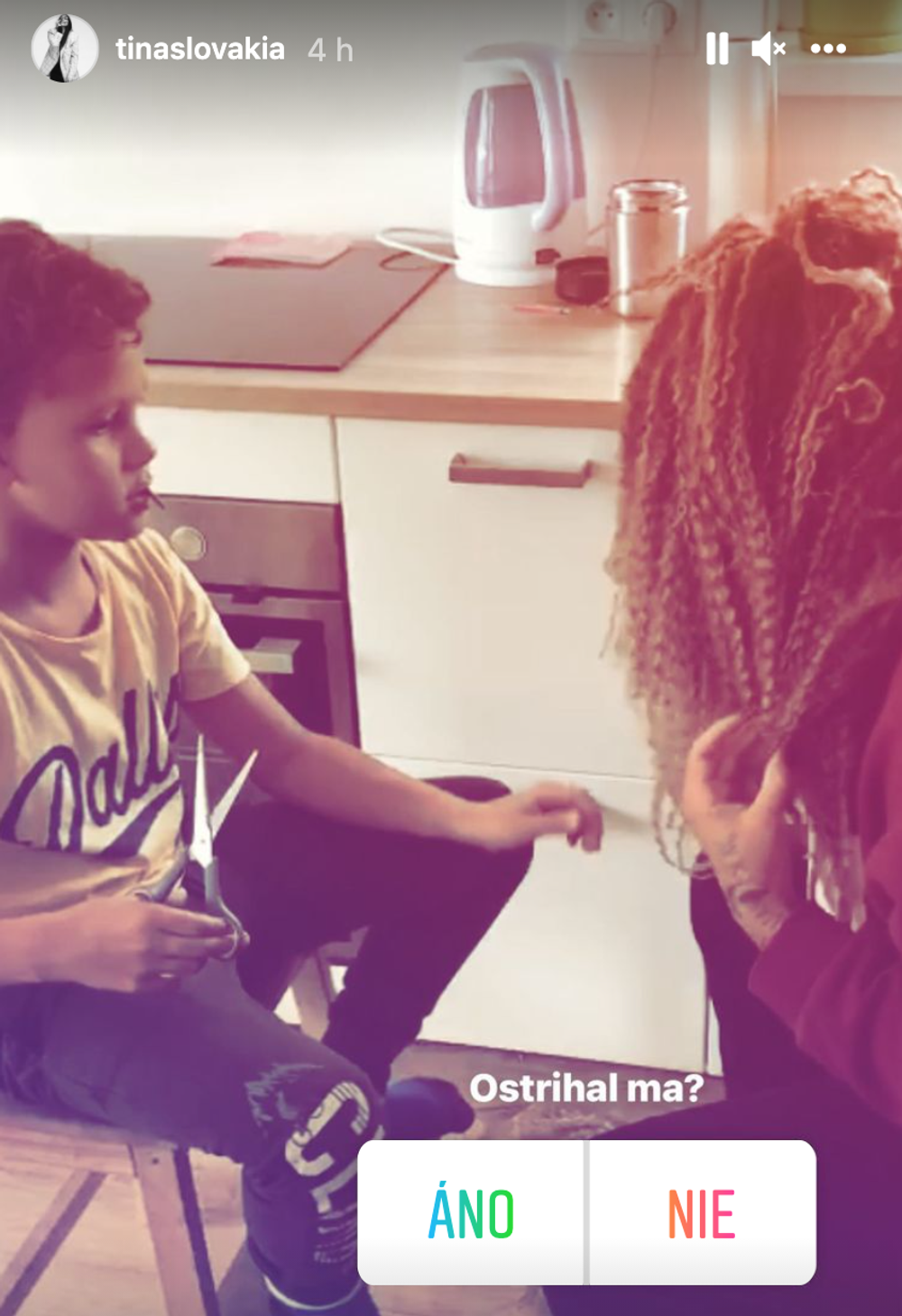 Tina sa nechala ostrihať synovi