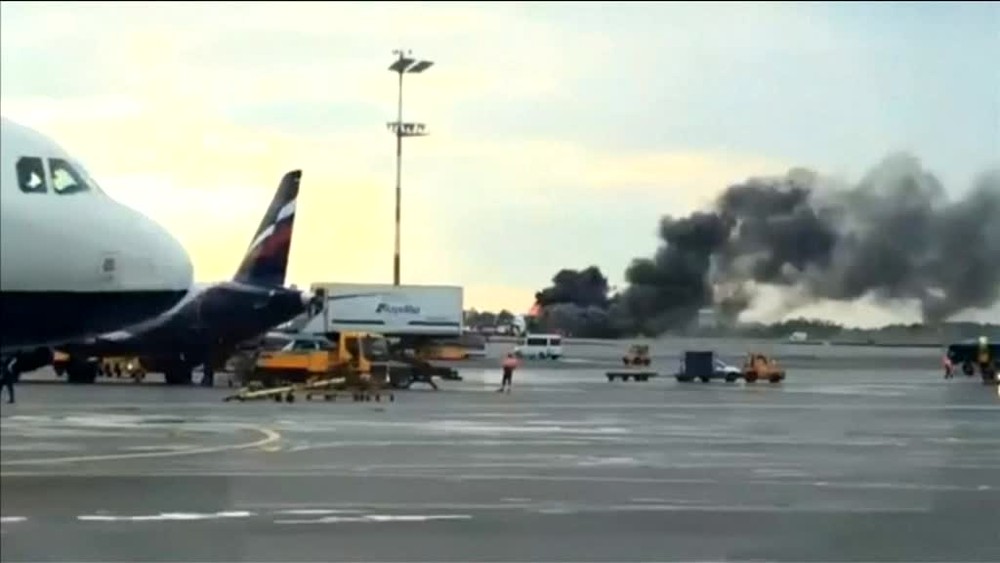 [multi] Horiaci lietadlo reuters 675