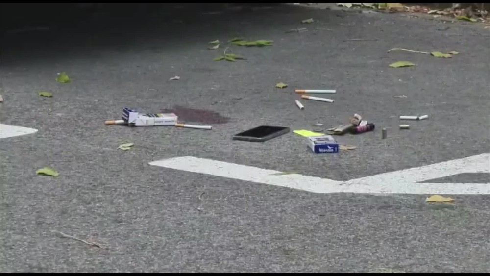 [multi] Streľba v klube 12735