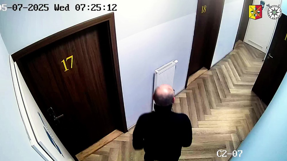 [multi] Hotelový fantóm 234