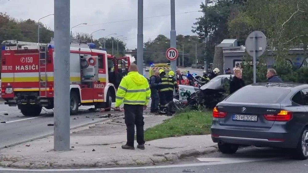 [multi] nehoda pri patronke 11737