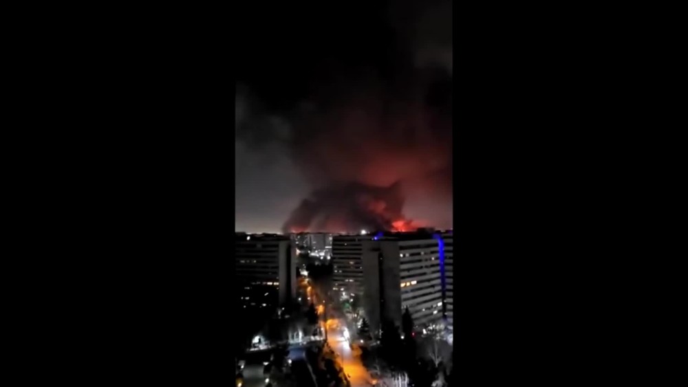 [multi] Požiar spozorovaný v smere teheránskeho letiska Mehrabad 1226