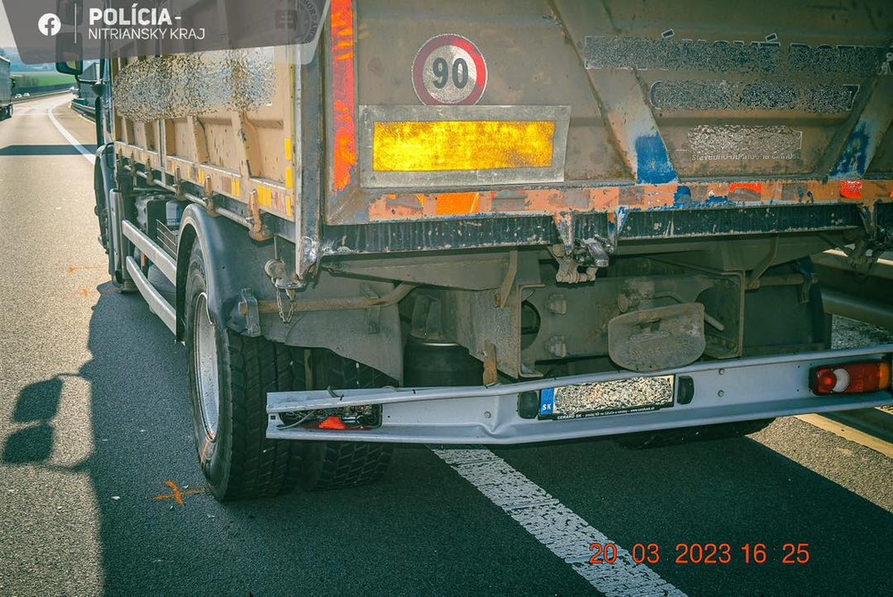 Dopravná nehoda na R1 (4)