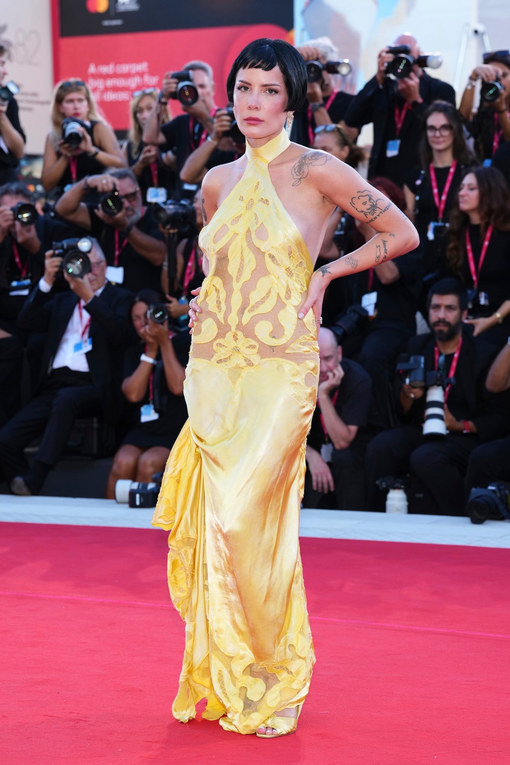 Italy_Venice_Film_Festival_The_Smashing_Machine_Red_Carpet_14667