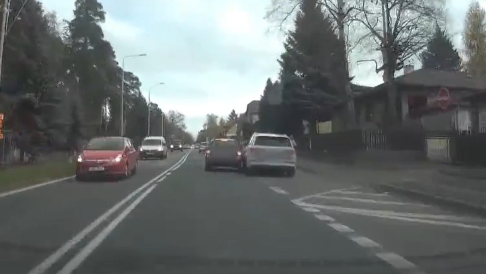 Šialená jazda mladého zlodeja áut.