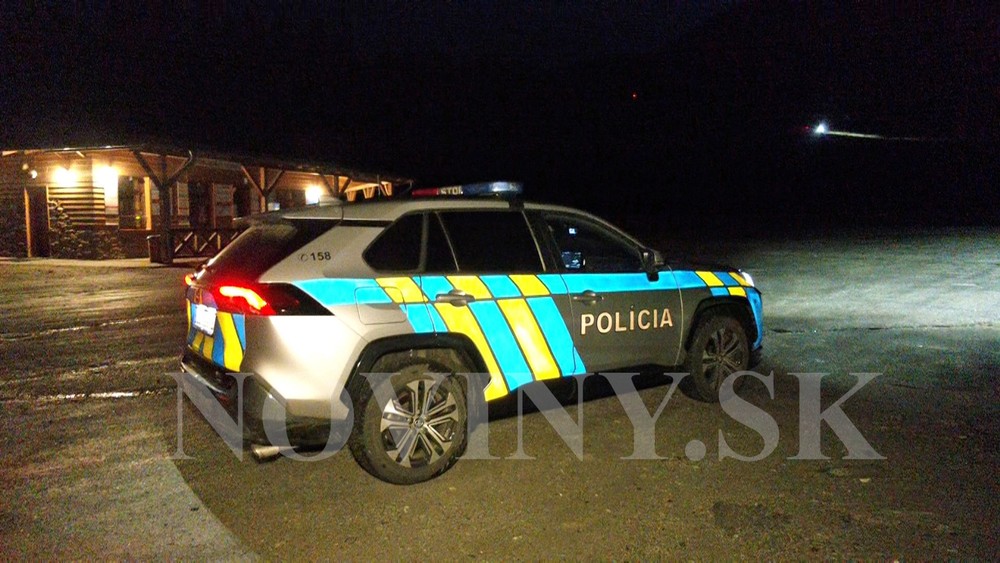 Policajné auto na mieste činu