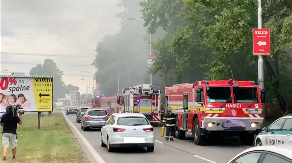 Požiar unimobuniek na Rožňavskej ulici