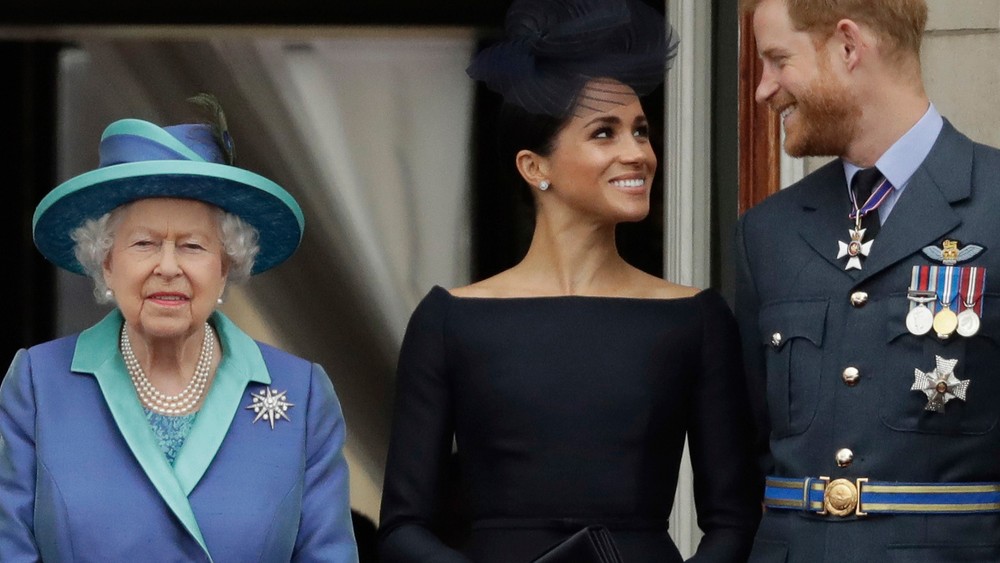 Kráľovná, Meghan a Harry