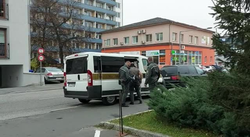 [multi] Bašternák vchádza na súd 285