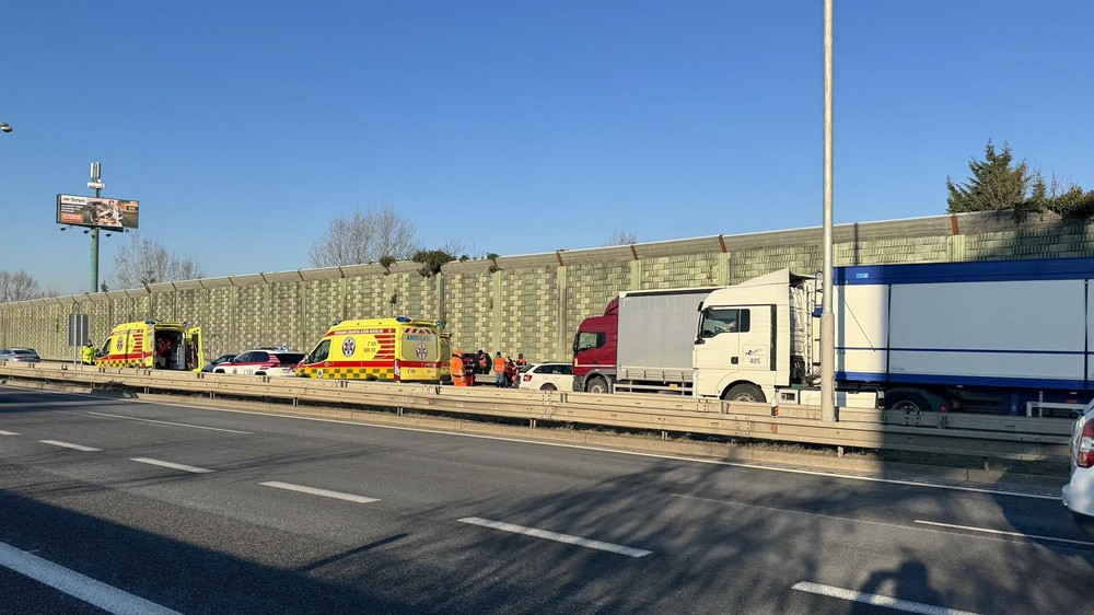 nehoda sanitka dialnica