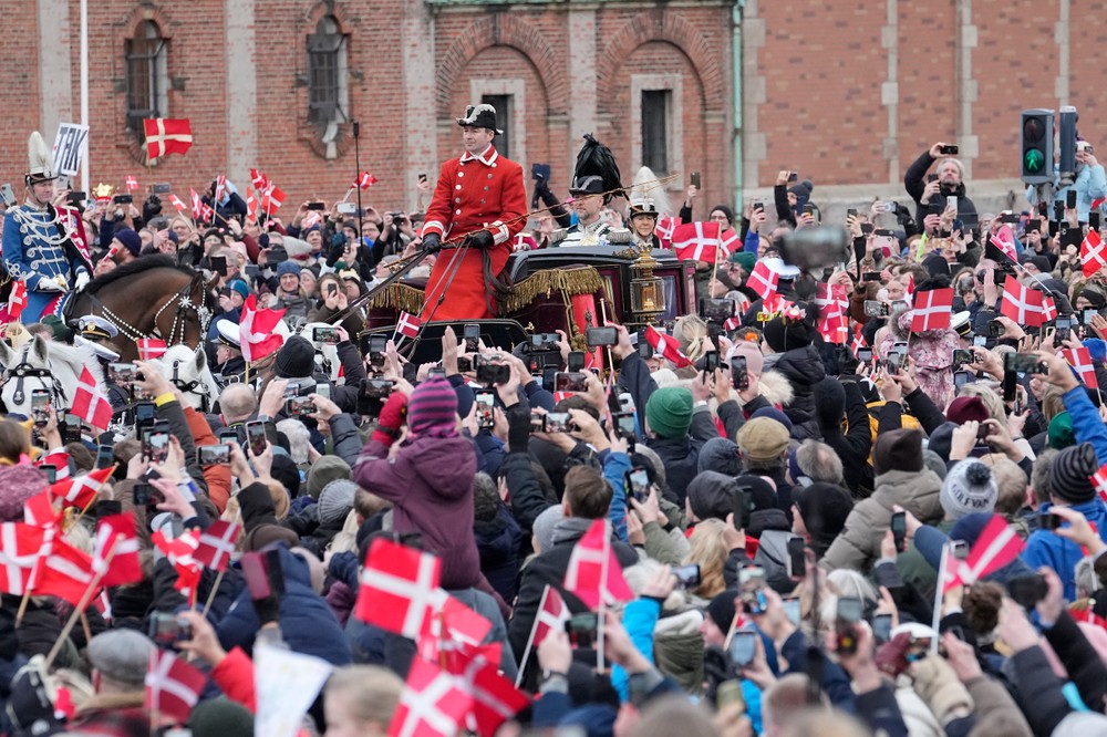 Denmark_Royal_Abdication984374