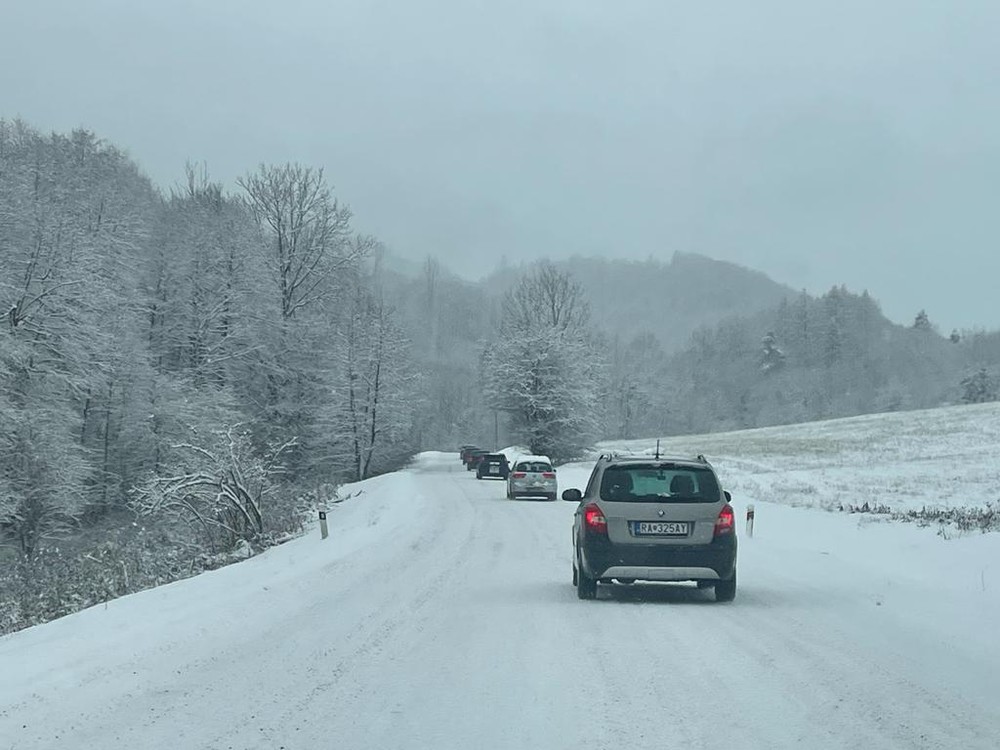 horské sedlo dielik sneh zima cesty (3)