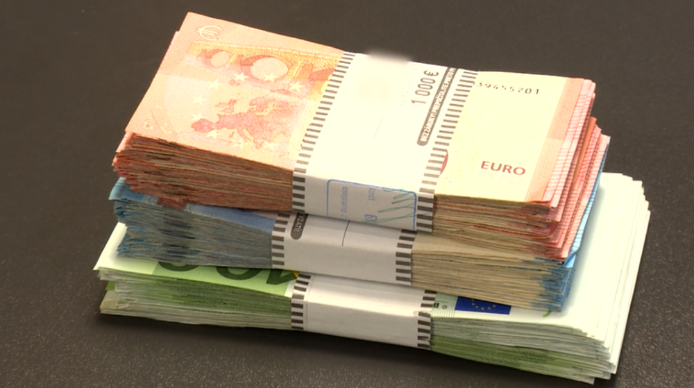 peniaze, korupcia, úplatok, ilustračné foto