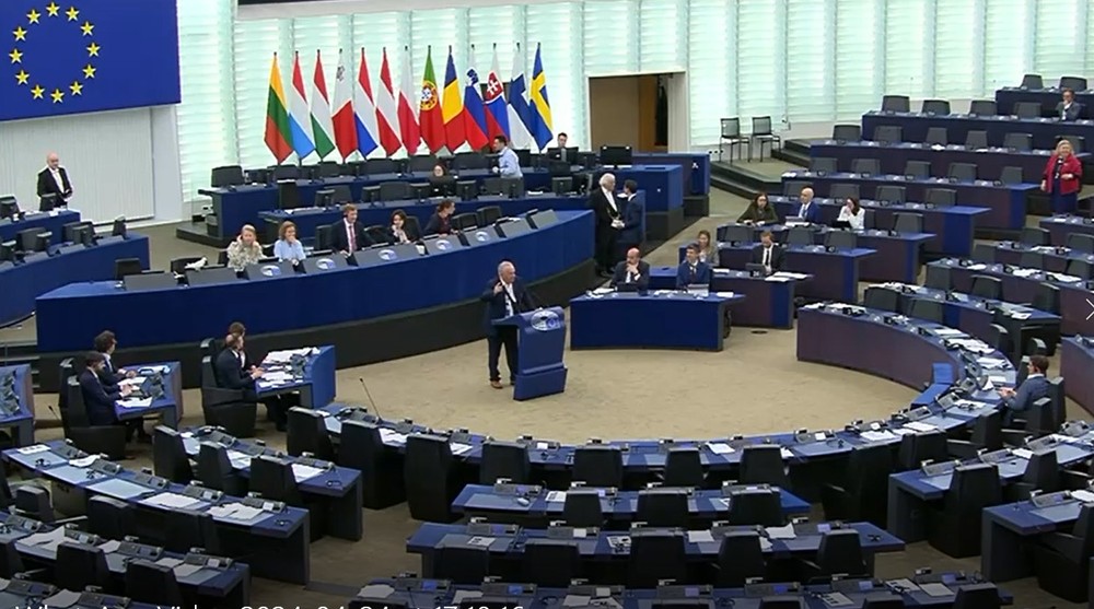 Radačovský vypustil holubicu mieru (4)