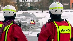 Ak sa prepadnete pod ľad, dodržujte tieto pravidlá