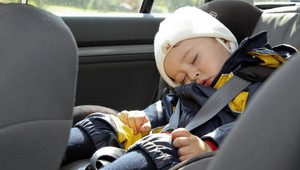 Ďalšie zabudnuté dieťa v aute. O život išlo štvorročnému dievčatku