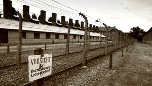 Bývalý židovský väzeň: Riaditeľ tábora sa hral na Boha