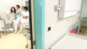 Sestrám od nového roka zvýšia plat. Štát na to vyhradil 200 miliónov eur