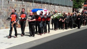 ZÁZNAM. Posledné zbohom horolezcovi Petrovi Šperkovi (†57)