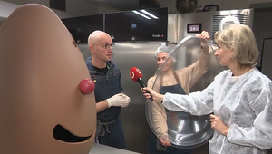 Najväčšie čokoládové vajce: Čokoládovňa vyrobila lahôdku vážiacu 40 kilogramov
