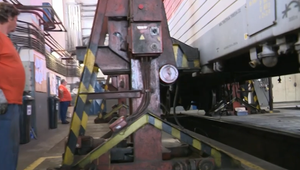 Technickým odvetviam chýbajú zamestnanci. Ministerstvo školstva chce preto spájať stredné školy