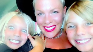 PINK bola sama rebelka, no pri výchove svojich detí prekvapila: TOTO 11-ročnej dcére nedovolí!