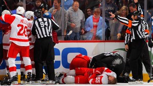 VIDEO. Ďalšia brutalita v NHL. Kronwall na ľade v bezvedomí