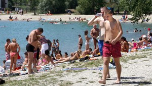 Nebezpečné opaľovanie: Kombinácia solária a slnka podporuje rakovinu!