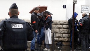 Paríž sa bojí útokov chemickými a biologickými zbraňami. Chráni vodu