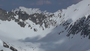 Turisti pozor: Aj keď už máme jar, na horách je stále dosť snehu