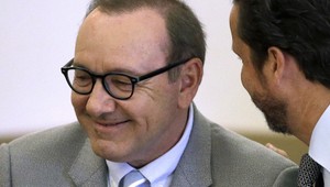 Oscarového Kevina Spaceyho zbavili obvinení zo sexuálneho obťažovania