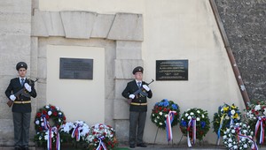 Pred väznicou v Leopoldove si uctili nespravodlivo väznených komunistickým režimom