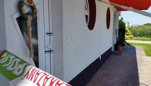 Vražda pri Dunajskej Strede. Žena mala bodné zranenia v bruchu, srdci aj pľúcach