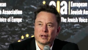 Elon Musk na sociálnej sieti podporuje vystúpenie USA z NATO a OSN