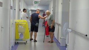 Zatopená nemocnica v Nových Zámkoch obnovuje prevádzku