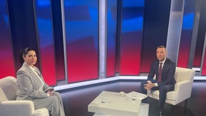 Tomáš Drucker sa na adresu Jána Ferenčáka vyjadril, že pri hlasovania sa niekedy správa ako opozičný politik