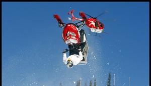 Unikát! Prvýkrát v histórii dvojitý backflip na snežnom skútri!