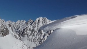 Zasnežené Tatry môžu byť nielen krásne, ale aj nebezpečné. Pozor si dávajú aj kamzíky