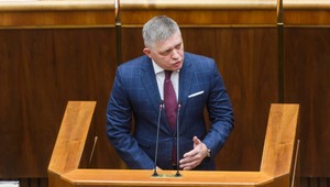 Robert Fico odcestoval na samit EÚ. Lídri budú rokovať o rozširovaní Únie